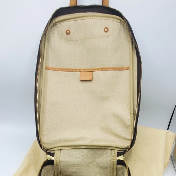 Louis Vuitton Excursion - Picture 4 of 12